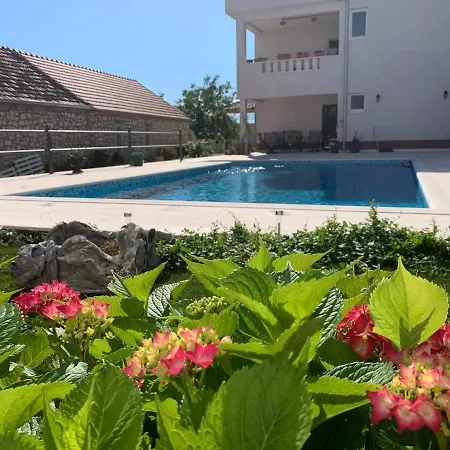 Blaue See Mit Pool Apartment